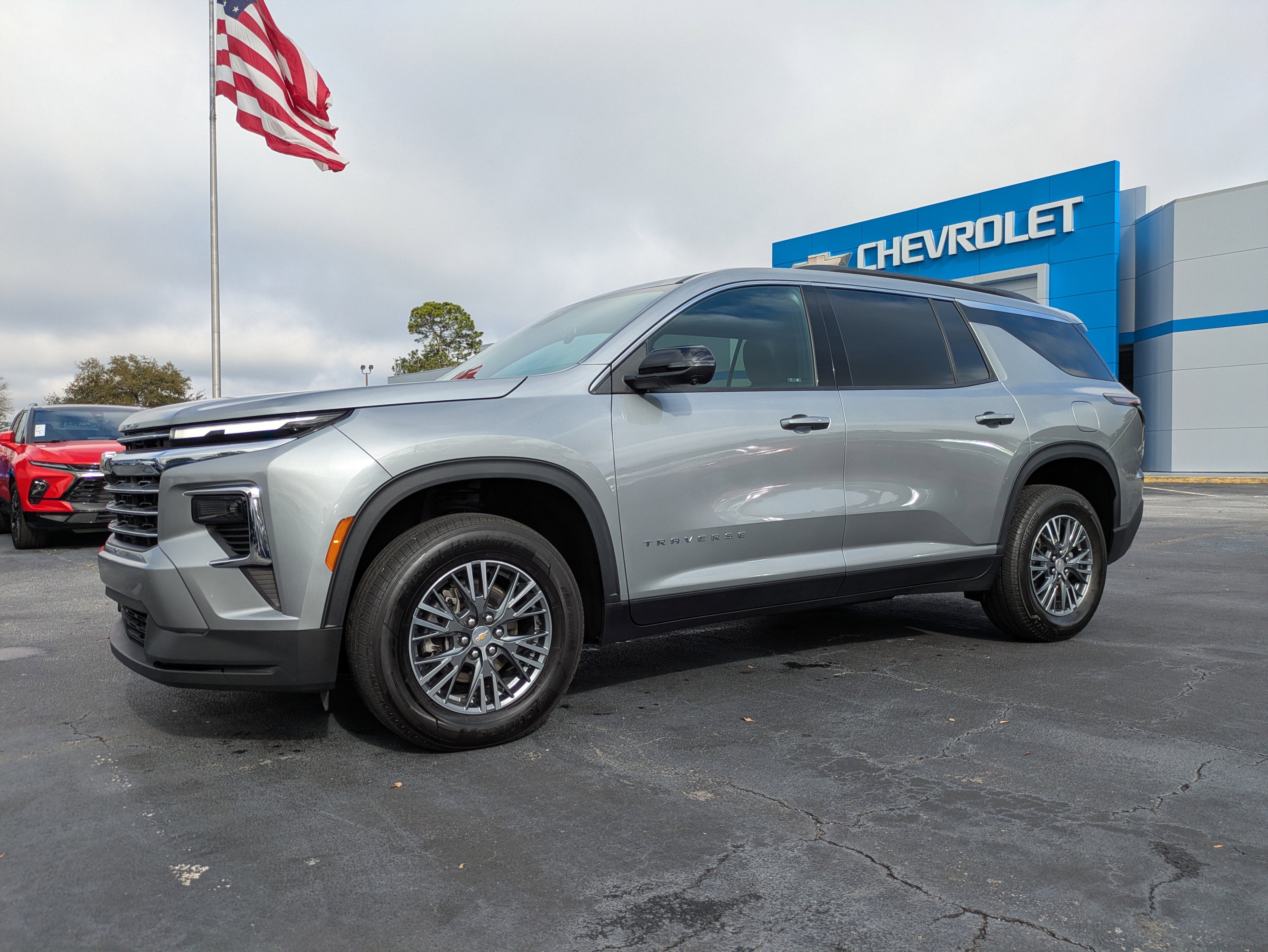 2024 Chevrolet Traverse LT