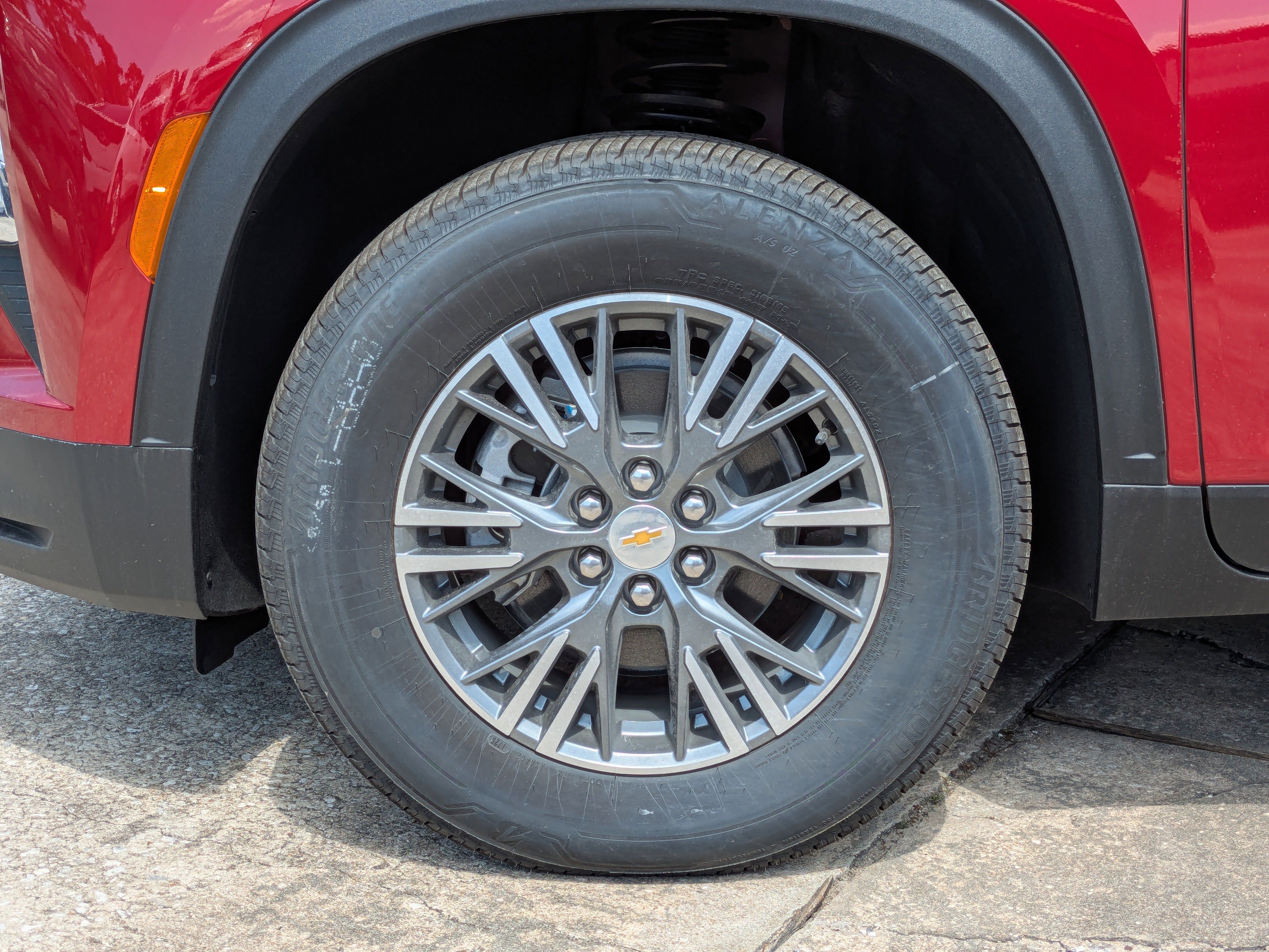 2025 Chevrolet Traverse LT