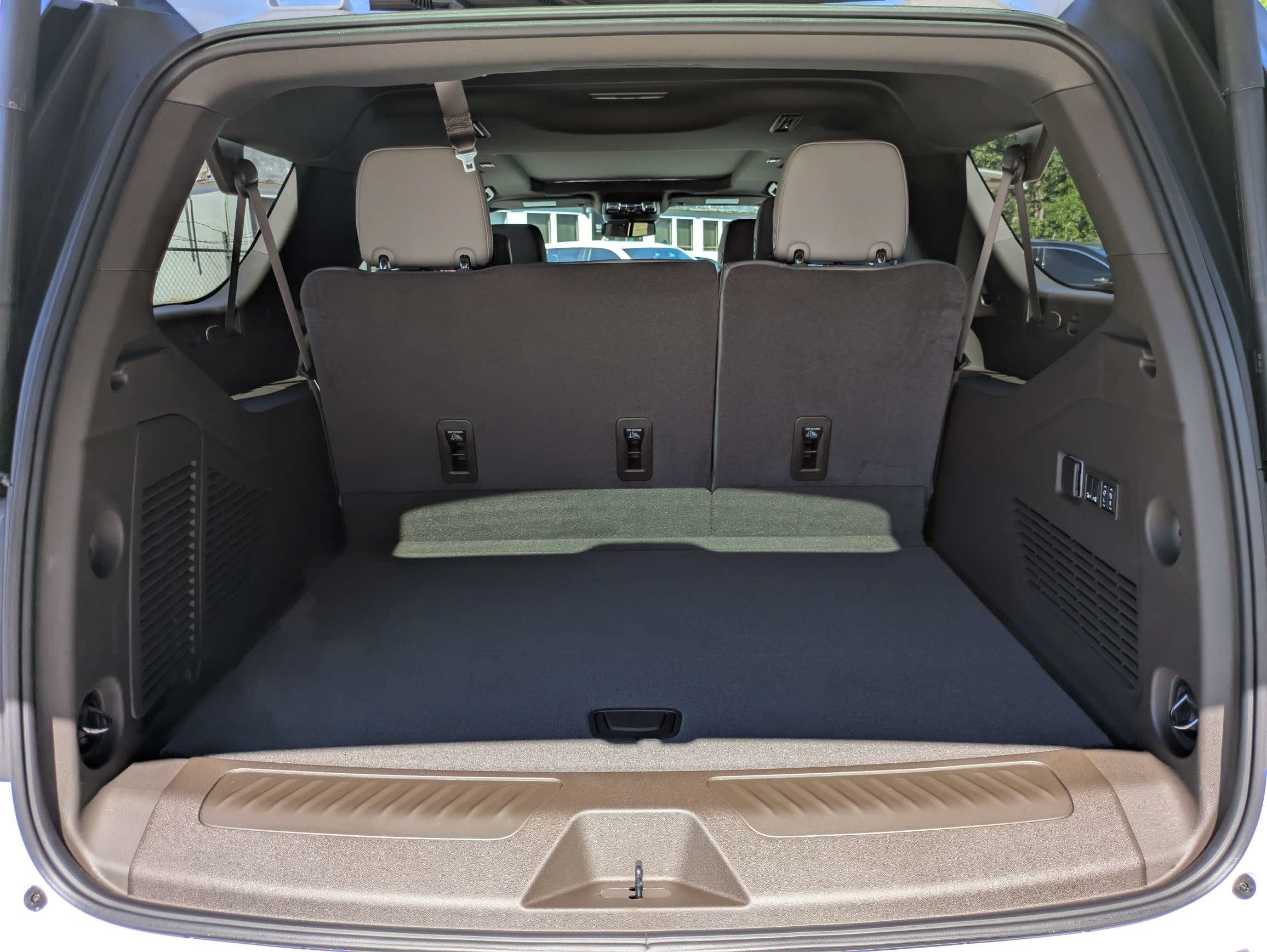 2027 Chevrolet Suburban LT