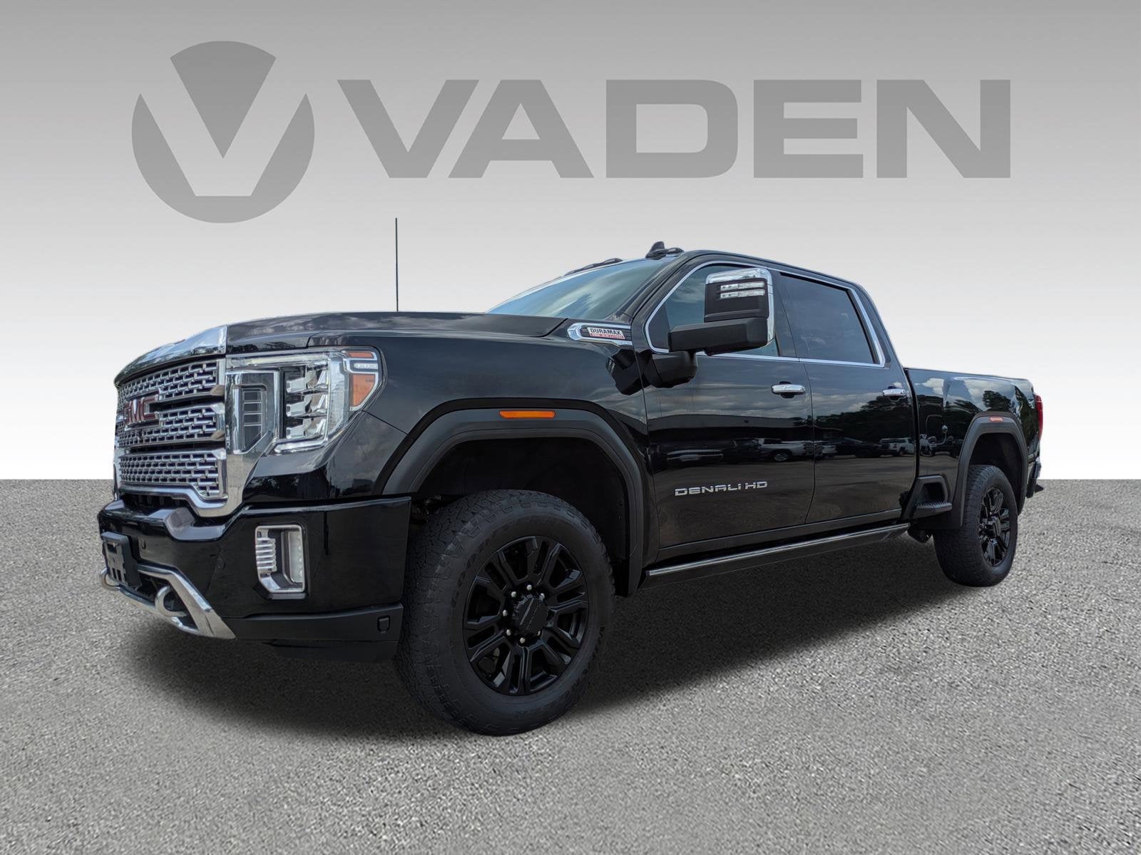 2023 GMC Sierra 4WD Crew Cab Standard Box Denali's photo