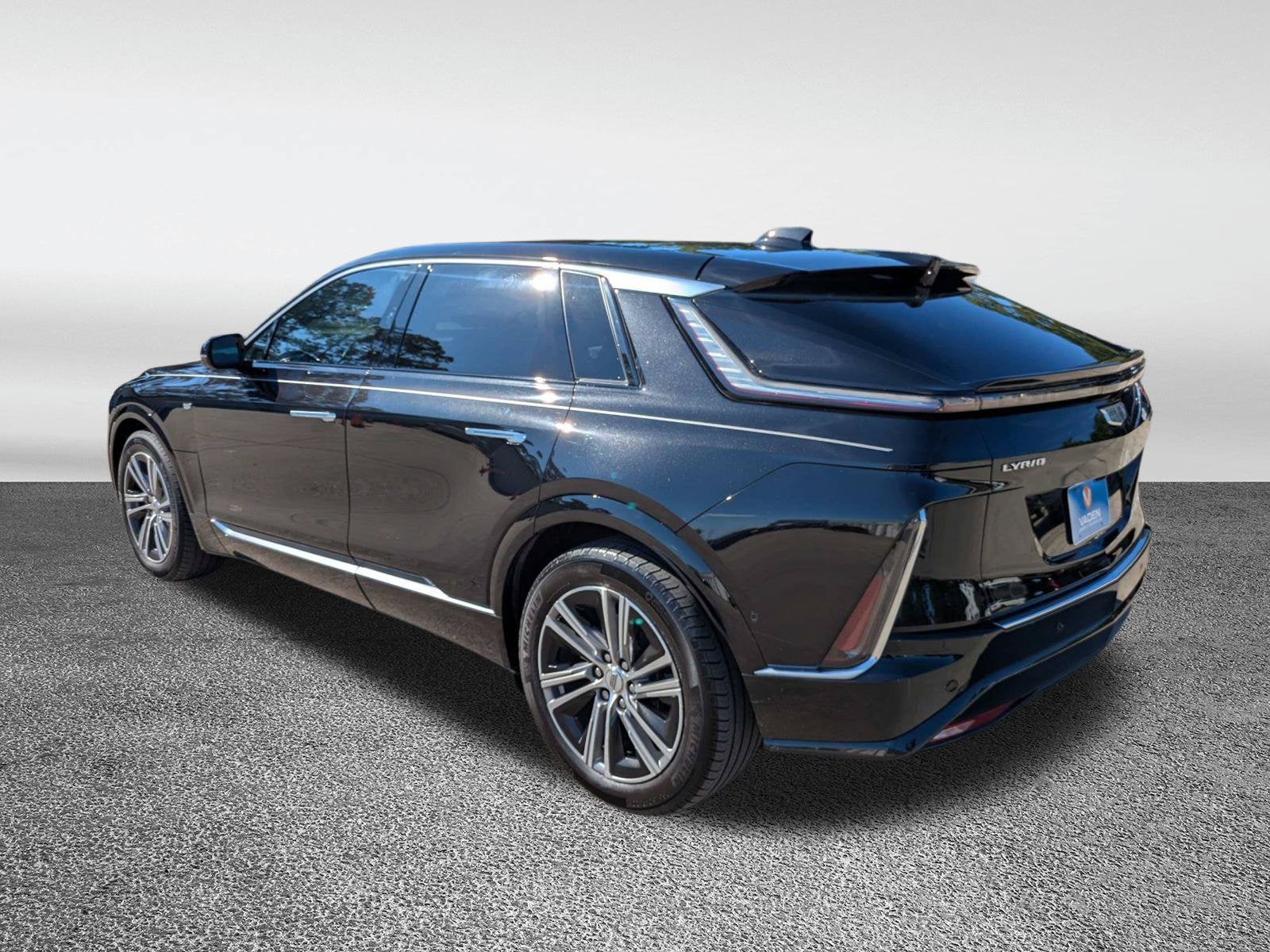 2024 Cadillac LYRIQ Luxury 1