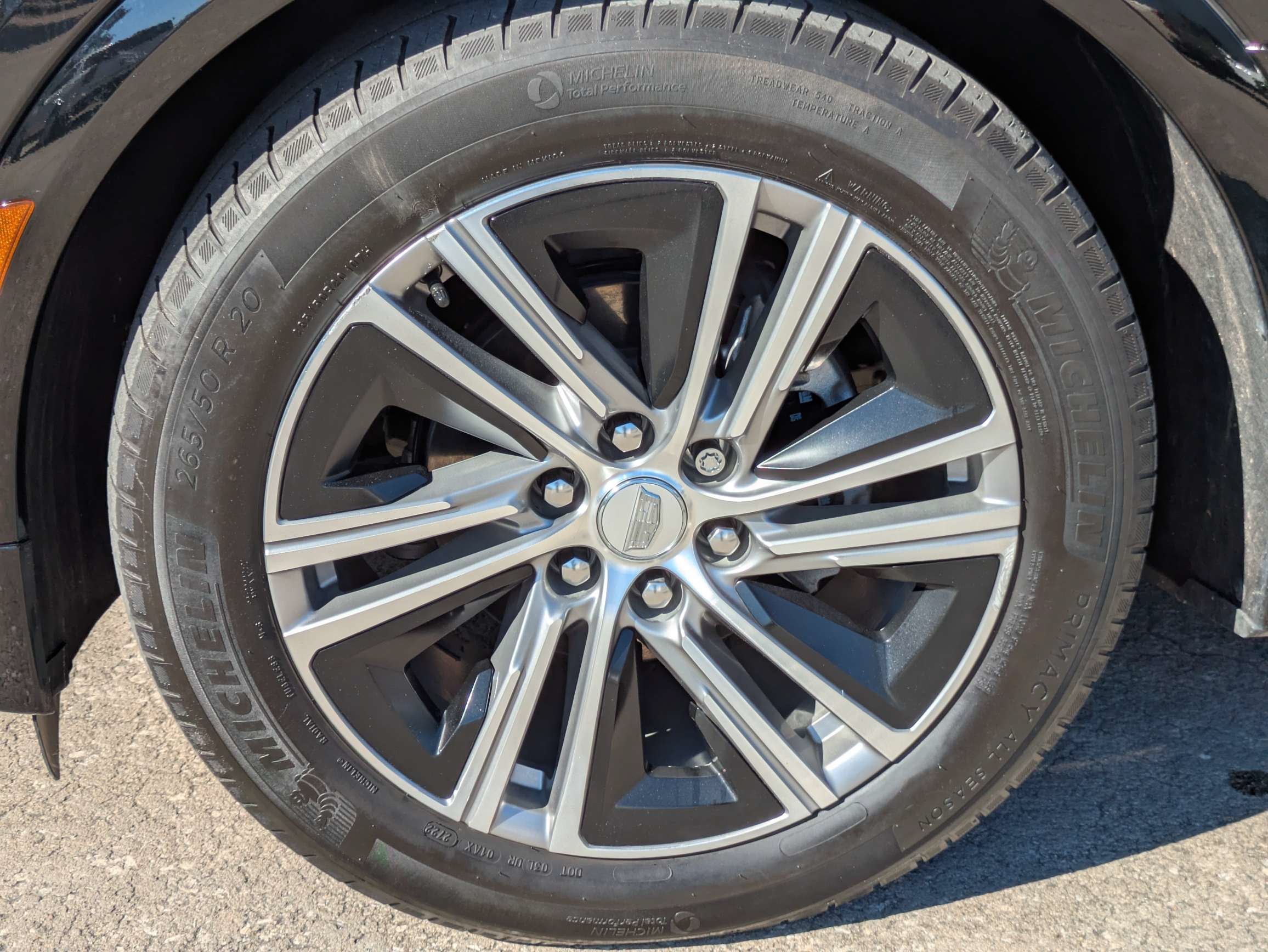 2024 Cadillac LYRIQ Luxury 1