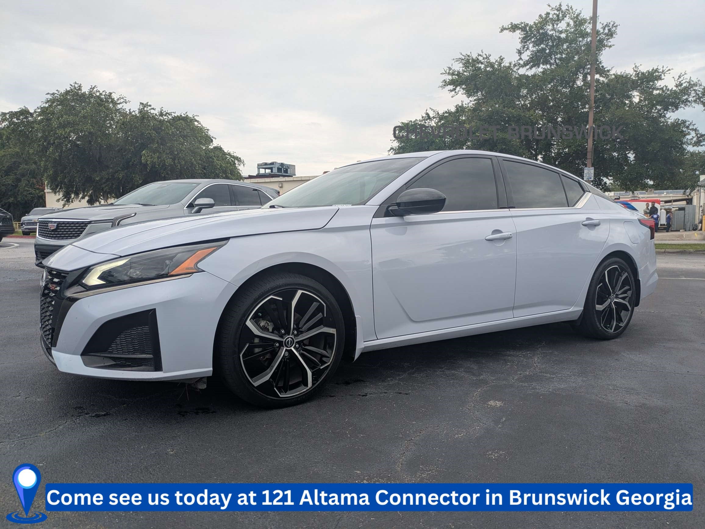 2023 Nissan Altima SR FWD