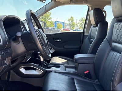 2024 Nissan Frontier Crew Cab SL 4x2
