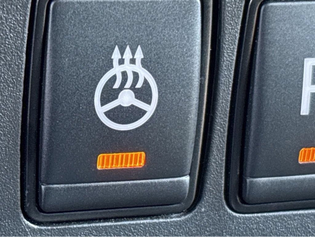 2024 Nissan Frontier Crew Cab SL 4x2