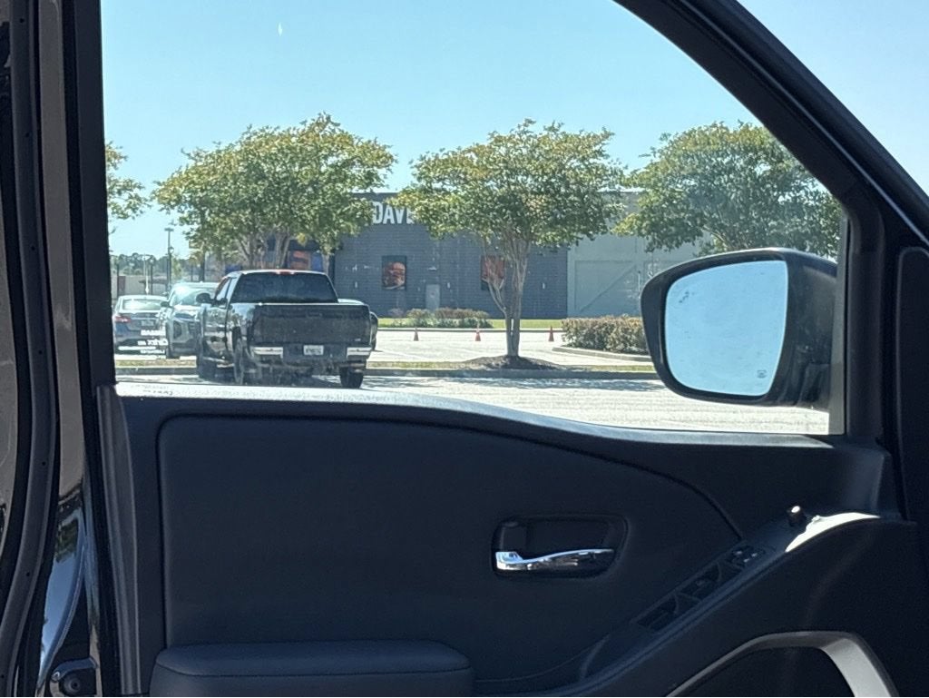 2024 Nissan Frontier Crew Cab SL 4x2