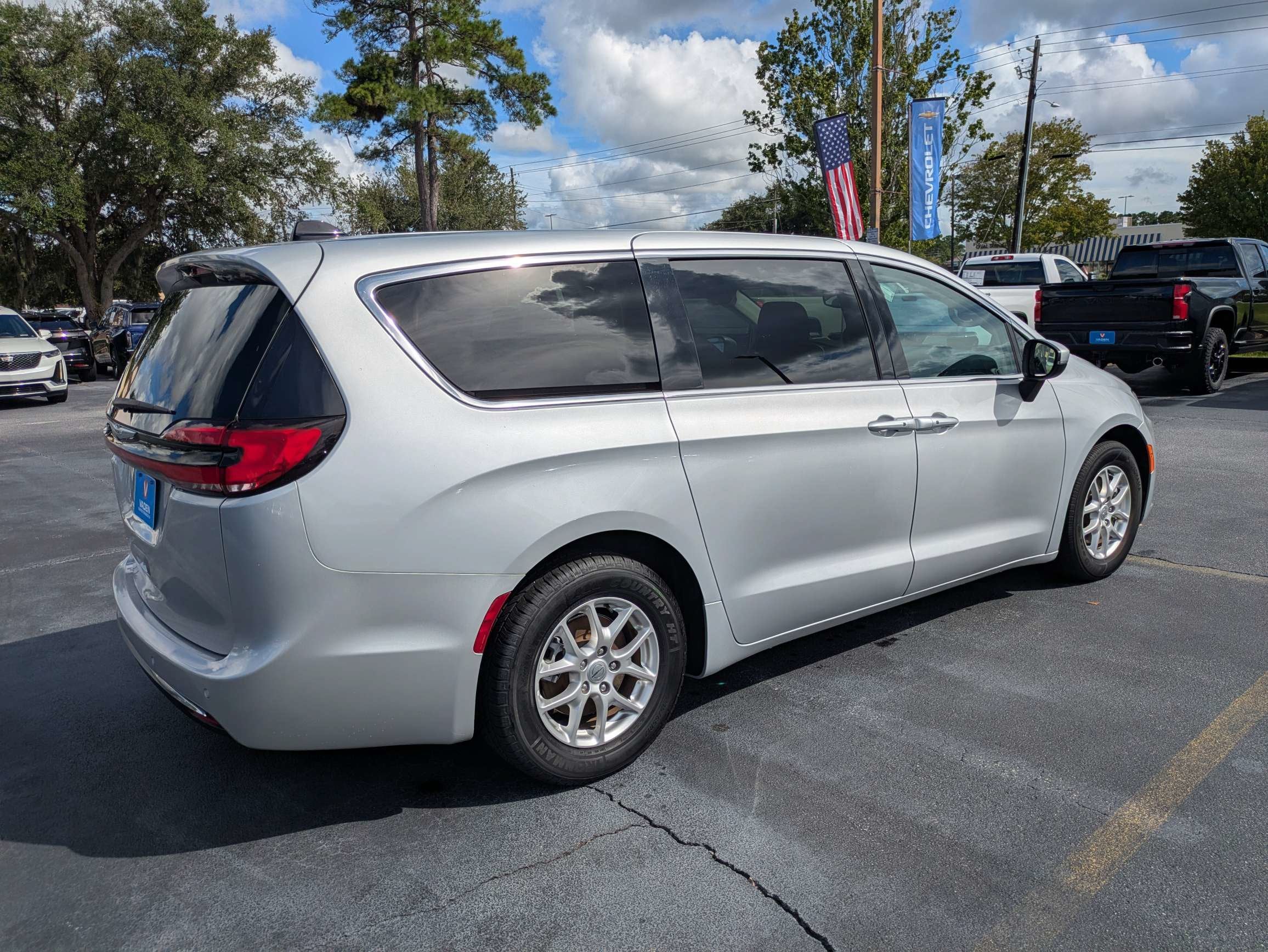 2023 Chrysler Pacifica Touring L