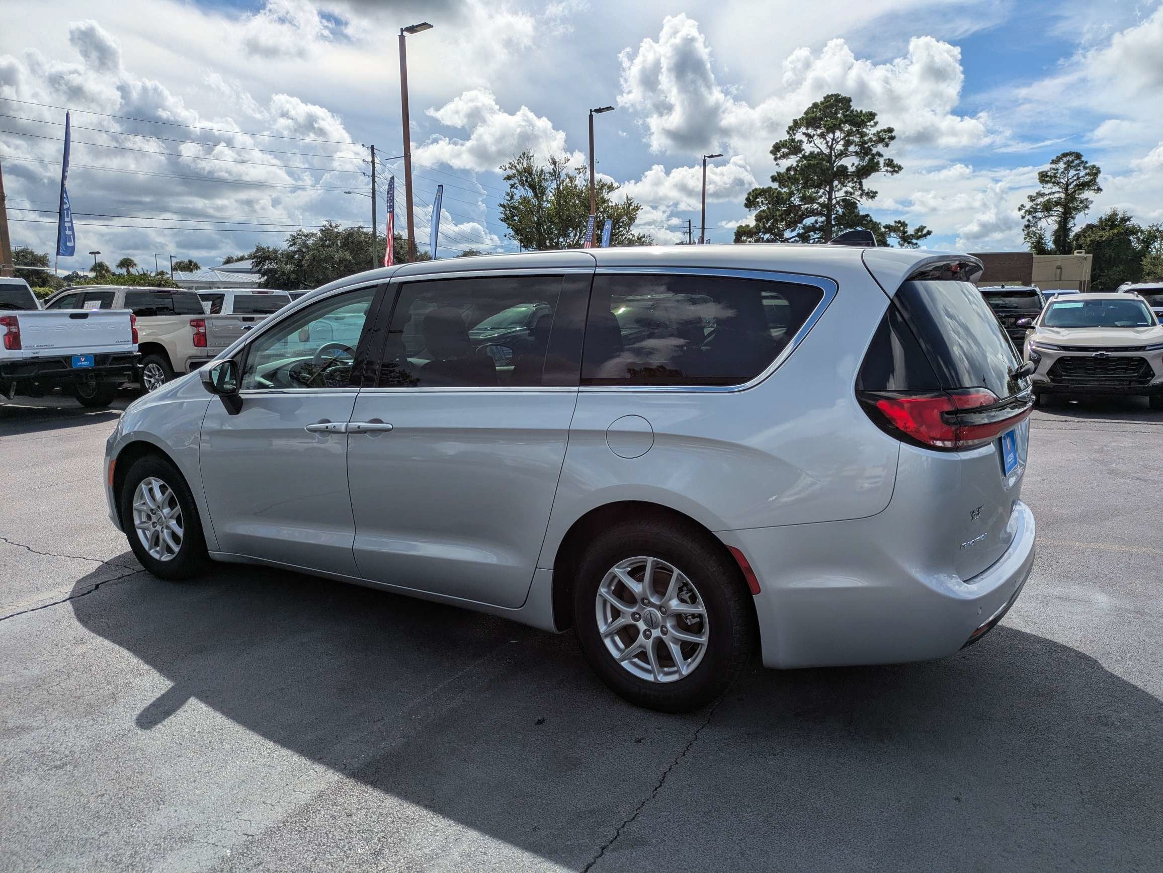 2023 Chrysler Pacifica Touring L