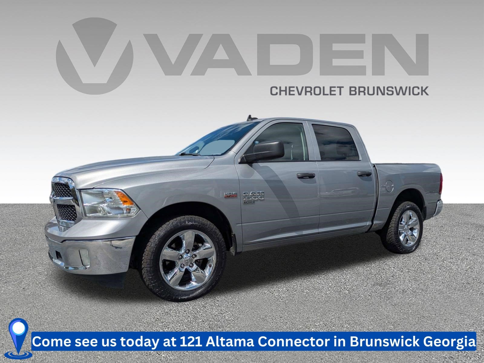 2022 RAM 1500 Classic Tradesman 4x4 Crew Cab 5'7's photo