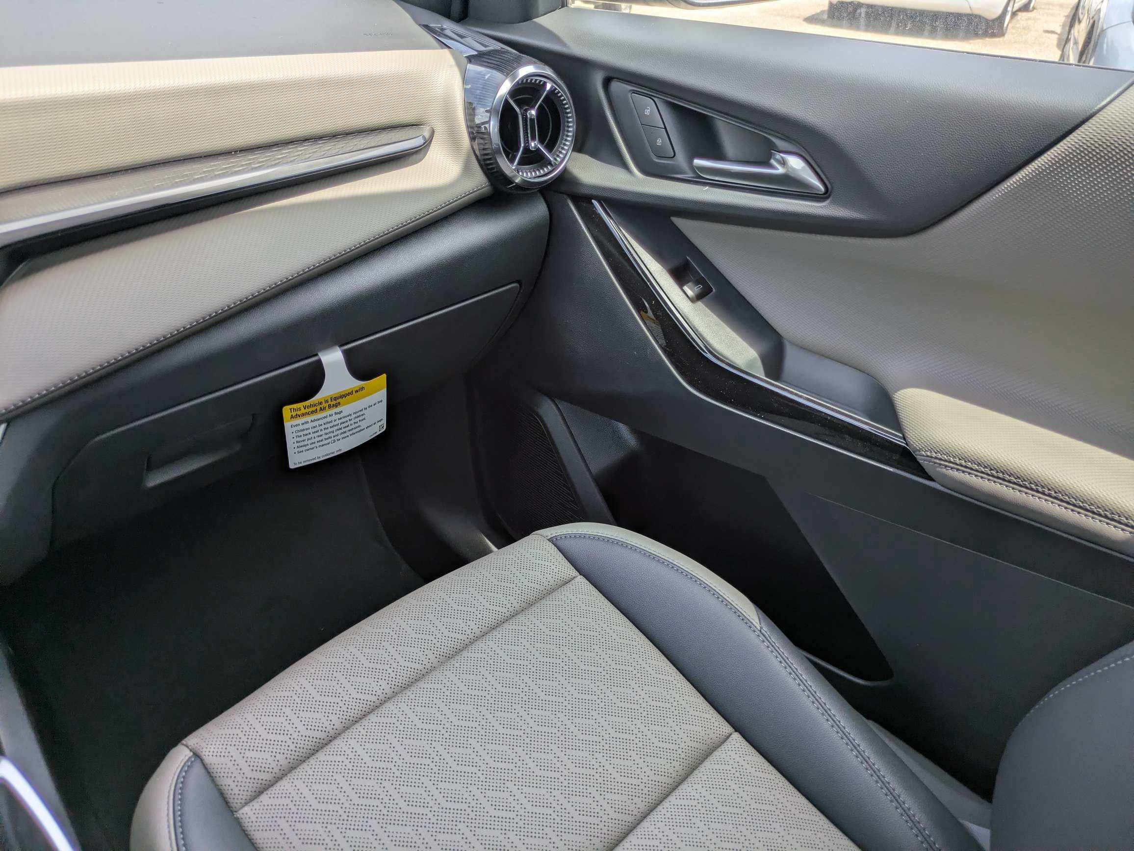 2026 Chevrolet Equinox LT - Photo 11
