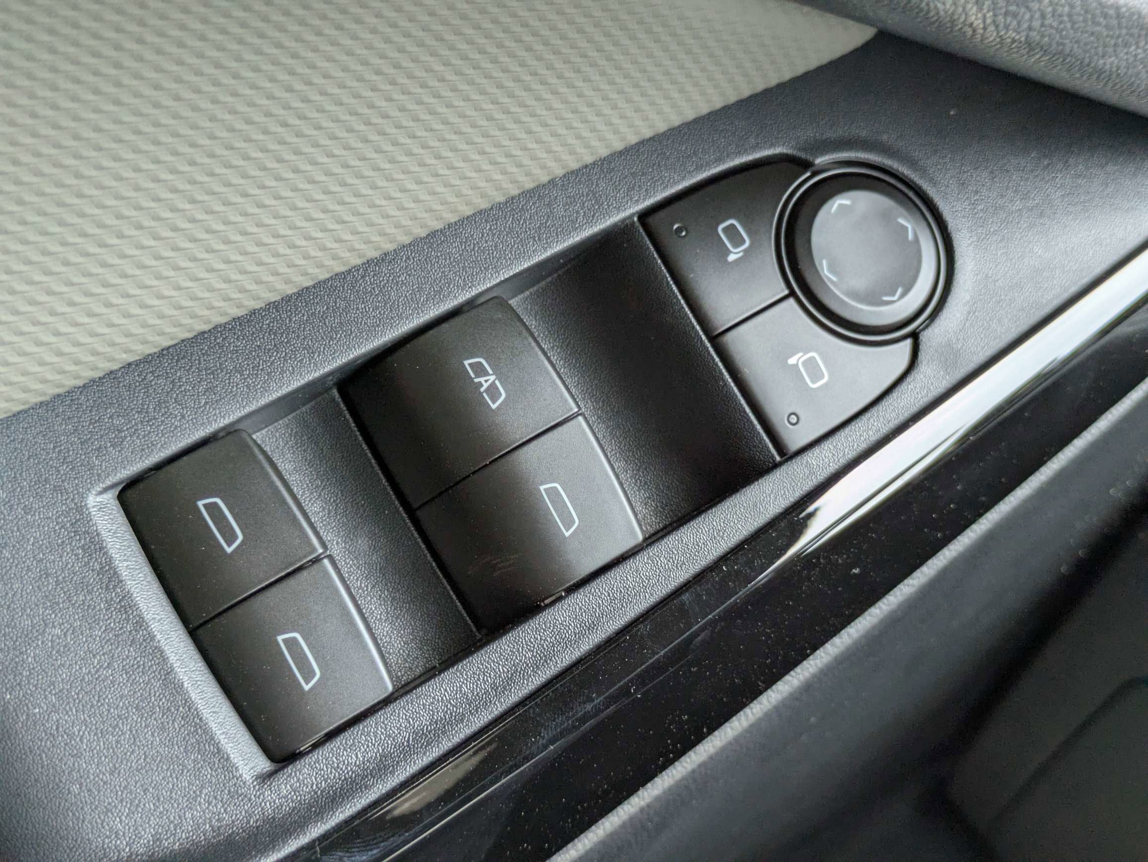 2026 Chevrolet Equinox LT - Photo 14