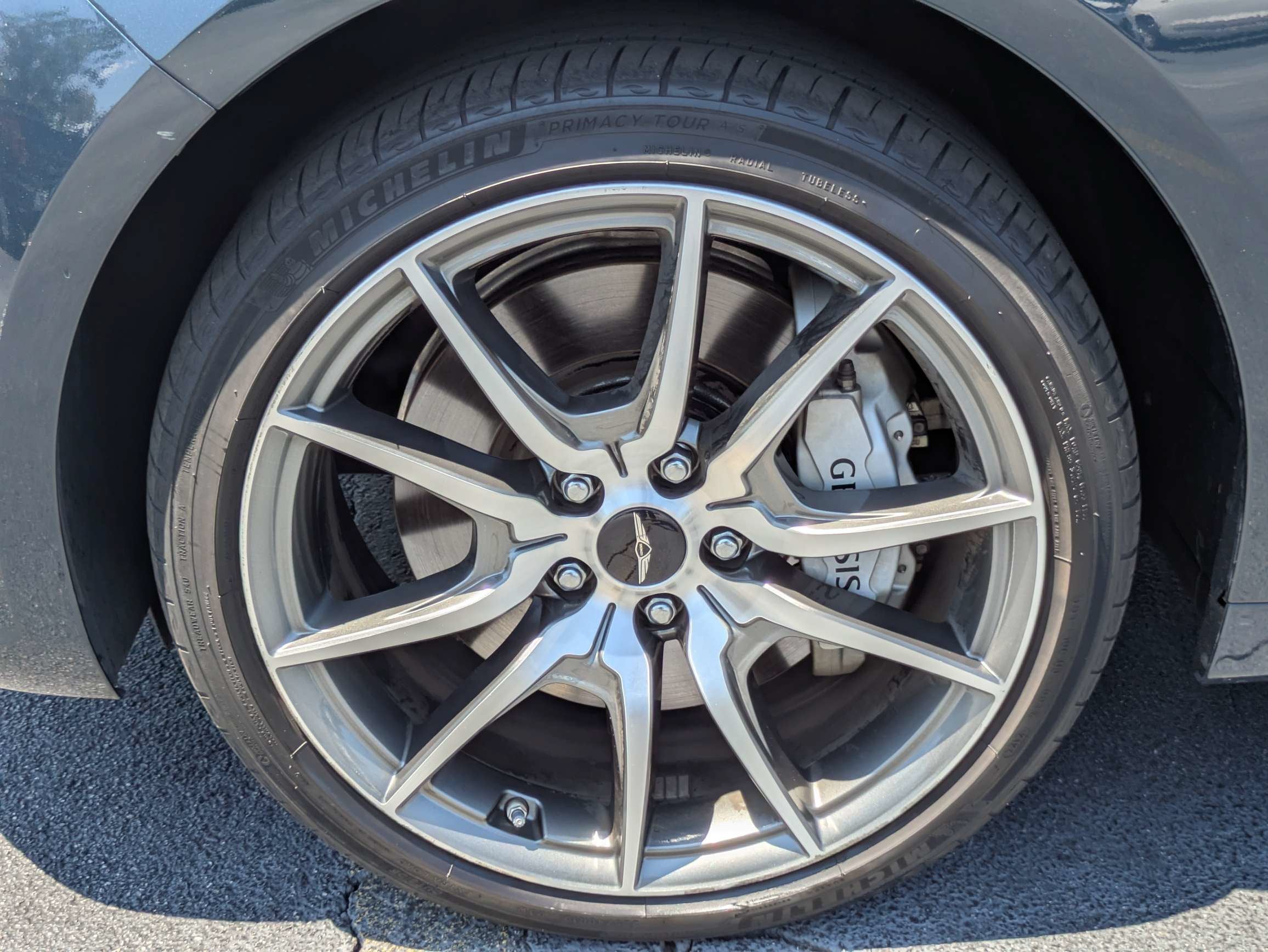 2025 Genesis G70 2.5T