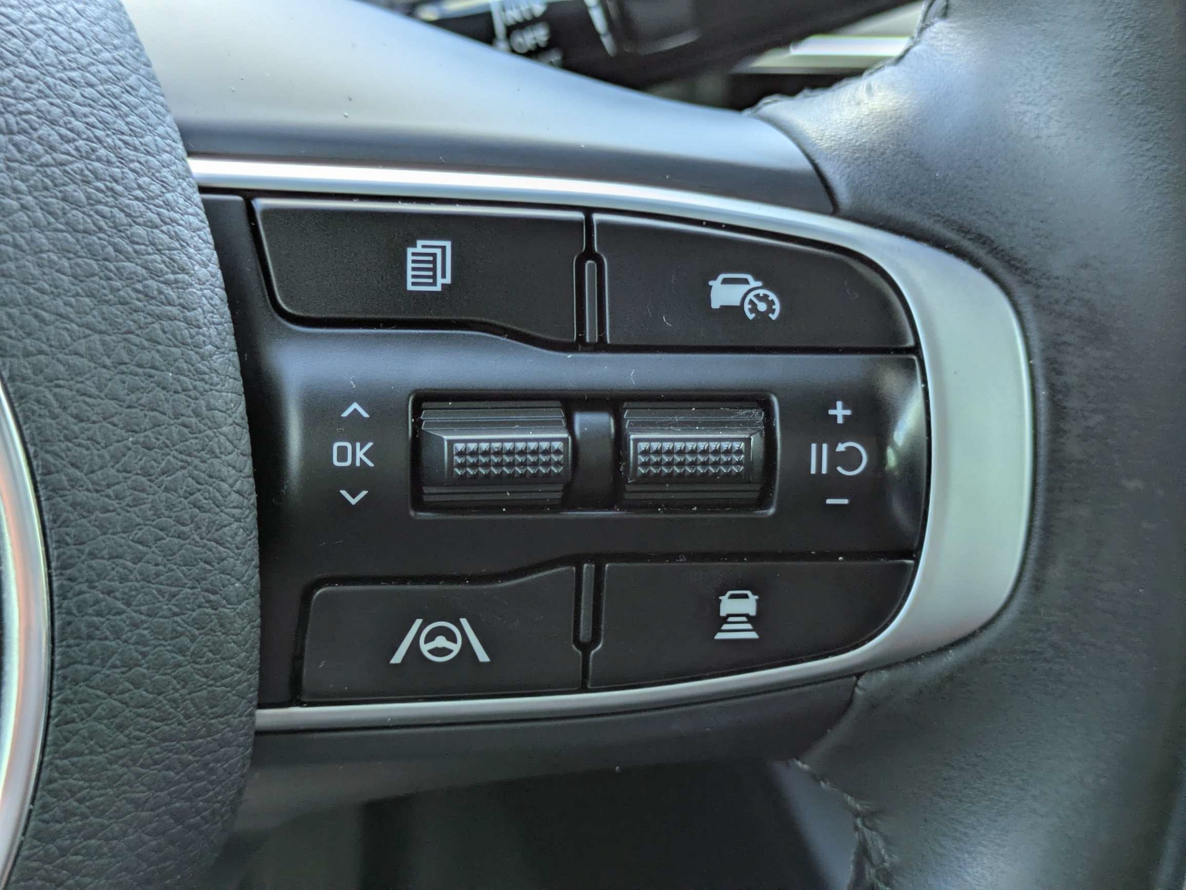 2025 Kia K5 EX