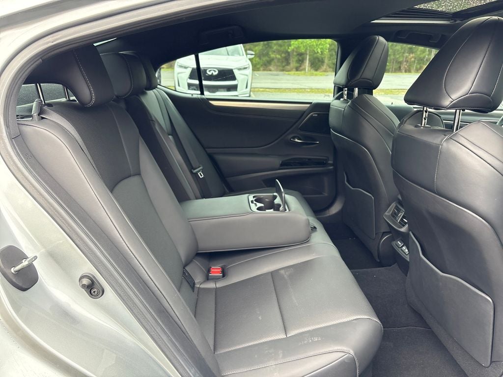 2024 Lexus ES 300h F SPORT Handling