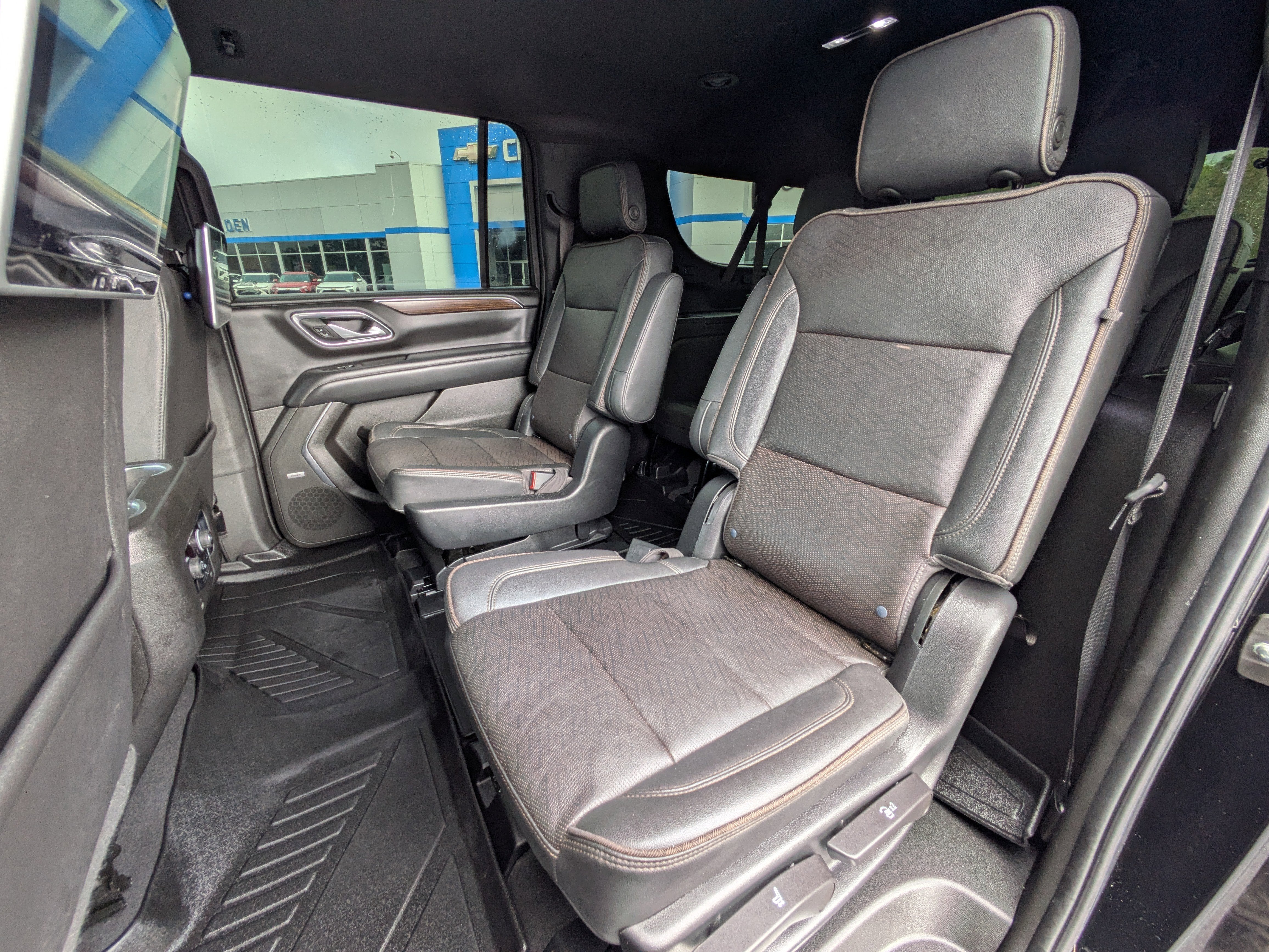 2022 Chevrolet Suburban High Country