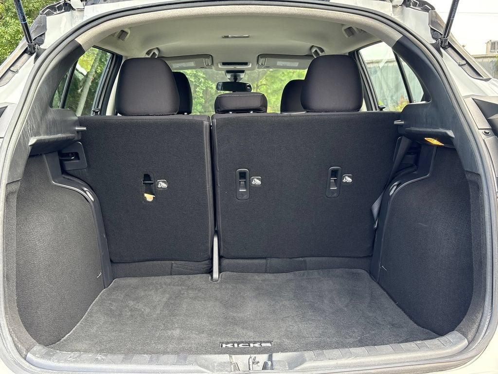 2022 Nissan Kicks SV